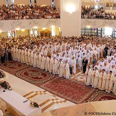 24 iunie 2007: Iaşi: Sfinţiri de preoţi (FOCUS)