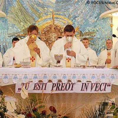 24 iunie 2007: Iaşi: Sfinţiri de preoţi (FOCUS)