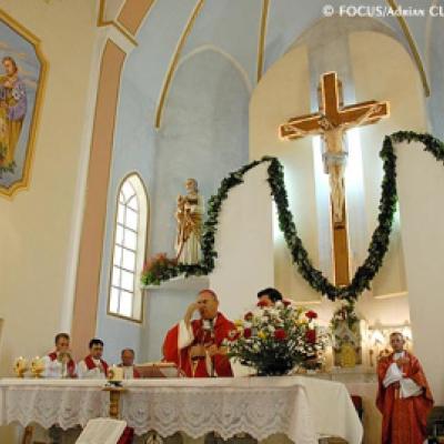 29 iunie 2007: Răducăneni: PS Petru Gherghel oaspete la hram (FOCUS)
