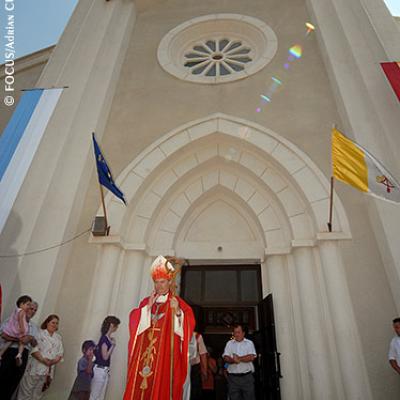 29 iunie 2007: Răducăneni: PS Petru Gherghel oaspete la hram (FOCUS)
