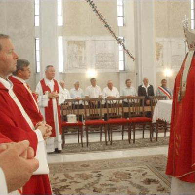 8 iulie 2007: Administrarea Mirului în Parohia Şcheia