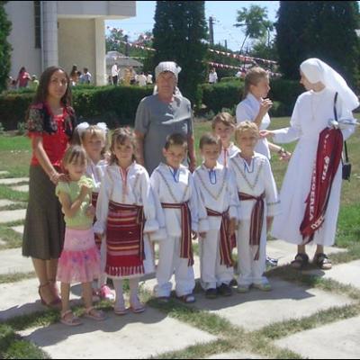 8 iulie 2007: Administrarea Mirului în Parohia Şcheia