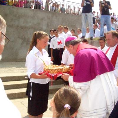 15 iulie 2007: Administrarea Mirului în Parohia Fărcăşeni