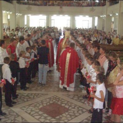 15 iulie 2007: Administrarea Mirului în Parohia Fărcăşeni