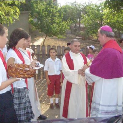 22 iulie 2007: Administrarea Mirului în Parohia Huşi Corni