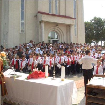 22 iulie 2007: Administrarea Mirului în Parohia Huşi Corni