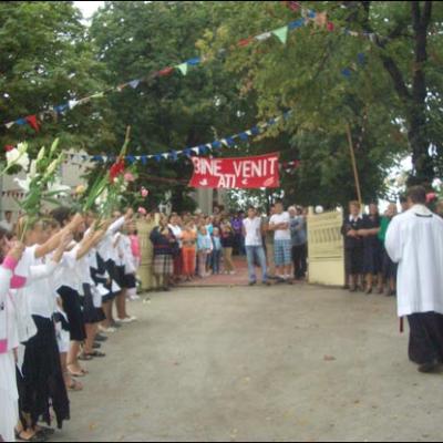 19 august 2007: Administrarea Mirului în Parohia Bârgăuani