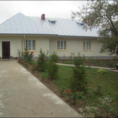 19 august 2007: Administrarea Mirului în Parohia Bârgăuani