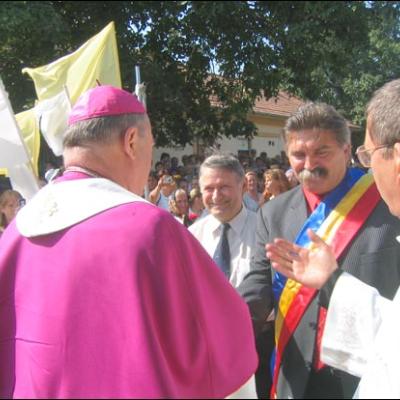 25 august 2007: Sascut Târg: Consacrarea altarului bisericii