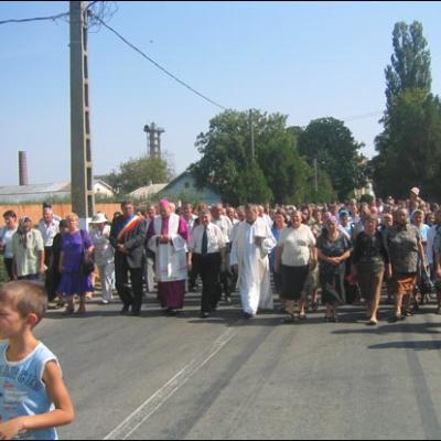 25 august 2007: Sascut Târg: Consacrarea altarului bisericii