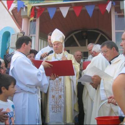 25 august 2007: Sascut Târg: Consacrarea altarului bisericii