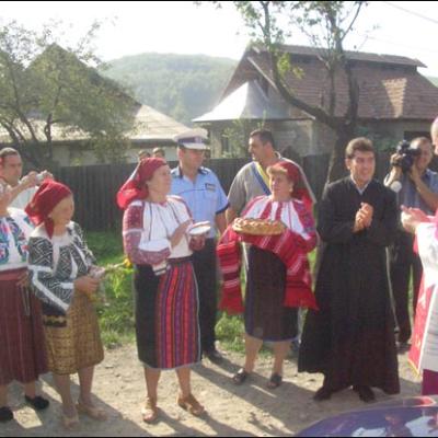 25 august 2007: Administrarea Mirului în Parohia Stufu