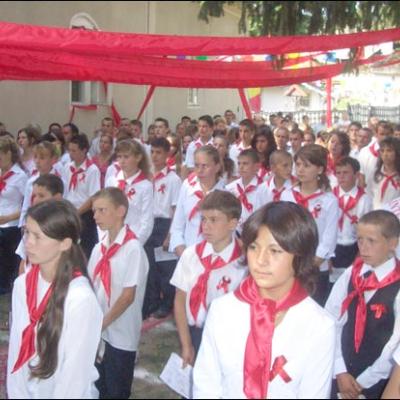 25 august 2007: Administrarea Mirului în Parohia Stufu