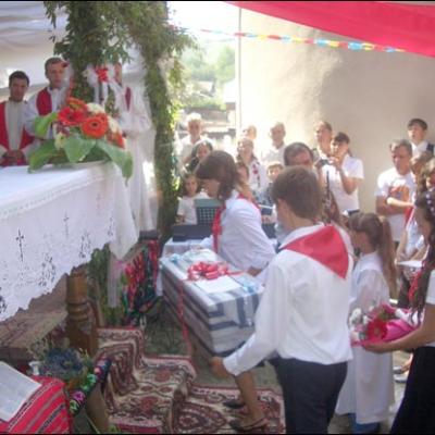 25 august 2007: Administrarea Mirului în Parohia Stufu