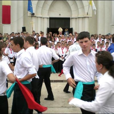 8 septembrie 2007: Răducăneni: Conferirea sacramentului sfântului Mir