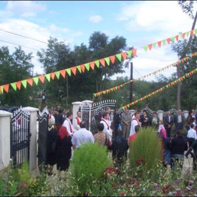 9 septembrie 2007: Administrarea Mirului în Parohia Tărâţa