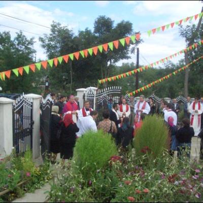 9 septembrie 2007: Administrarea Mirului în Parohia Tărâţa