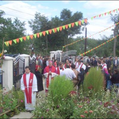 9 septembrie 2007: Administrarea Mirului în Parohia Tărâţa