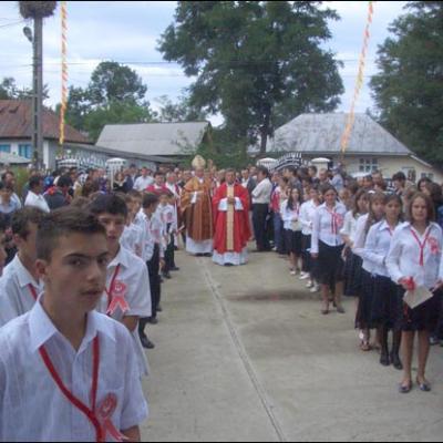 9 septembrie 2007: Administrarea Mirului în Parohia Tărâţa