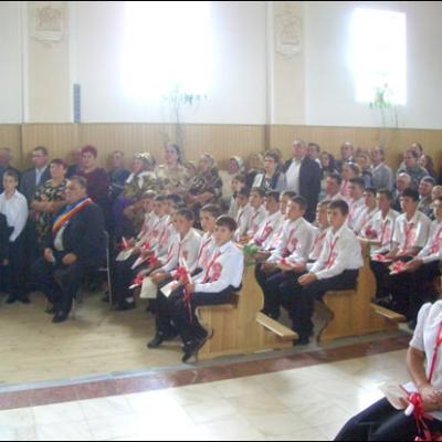9 septembrie 2007: Administrarea Mirului în Parohia Tărâţa