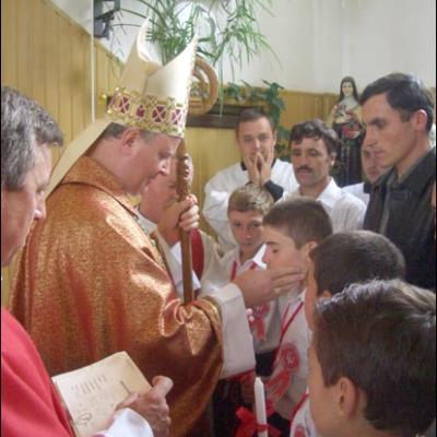 9 septembrie 2007: Administrarea Mirului în Parohia Tărâţa