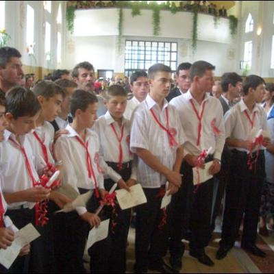 9 septembrie 2007: Administrarea Mirului în Parohia Tărâţa