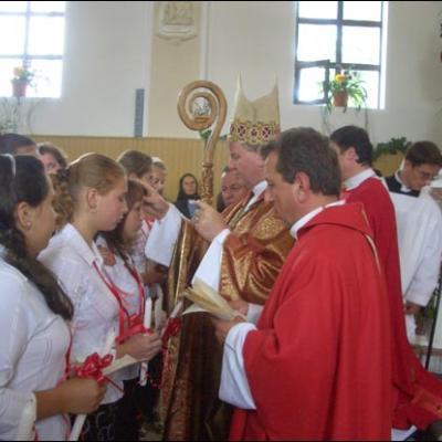 9 septembrie 2007: Administrarea Mirului în Parohia Tărâţa