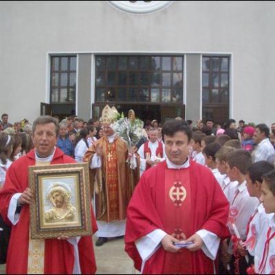 9 septembrie 2007: Administrarea Mirului în Parohia Tărâţa