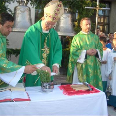 30 septembrie 2007: Bacău: Sfinţire de clopote în Parohia "Sfânta Cruce"