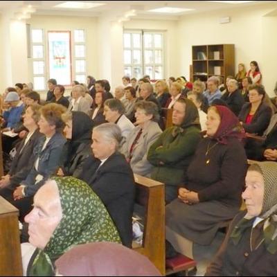 6 octombrie 2007: Iaşi: Întâlnire a terezinelor din România la Casa "Sf. Iosif", cu depunere de voturi (foto: Ovidiu Bişog)