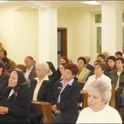 6 octombrie 2007: Iaşi: Întâlnire a terezinelor din România la Casa "Sf. Iosif", cu depunere de voturi (foto: Ovidiu Bişog)