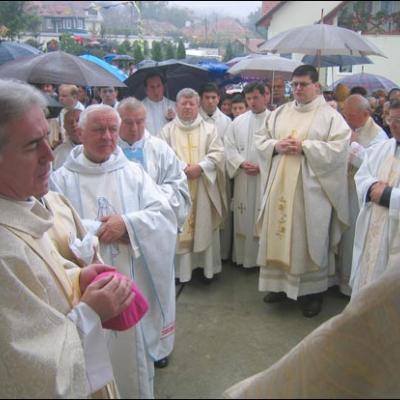 6 octombrie 2007: Nicoreşti: Sfinţirea bisericii şi consacrarea altarului