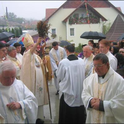 6 octombrie 2007: Nicoreşti: Sfinţirea bisericii şi consacrarea altarului