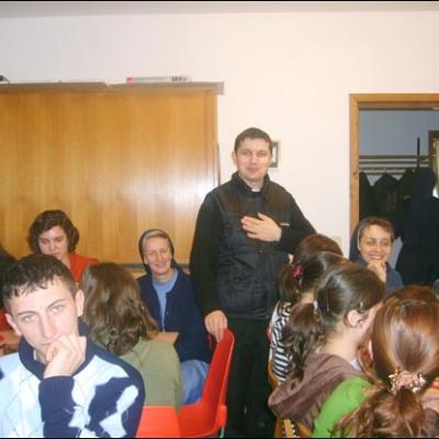 4 februarie 2004: Răducăneni: Zi de reculegere pentru tineri