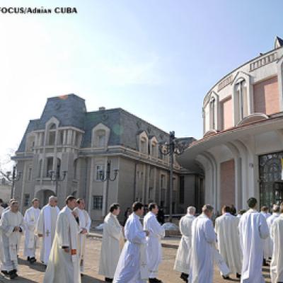 21 februarie 2008: Iaşi: Episcopul Petru Gherghel - trei decenii de păstorire (FOCUS)