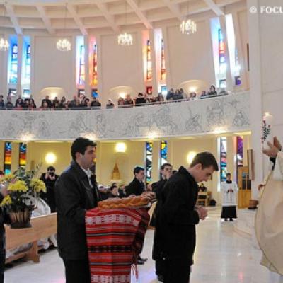 21 februarie 2008: Iaşi: Episcopul Petru Gherghel - trei decenii de păstorire (FOCUS)