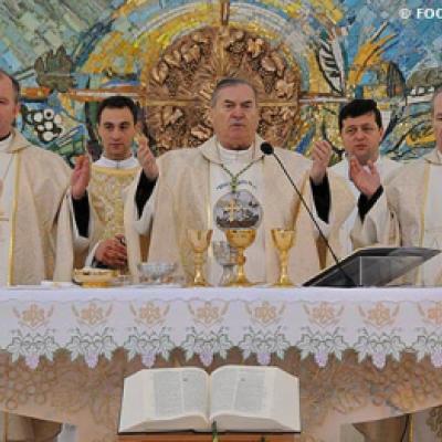 21 februarie 2008: Iaşi: Episcopul Petru Gherghel - trei decenii de păstorire (FOCUS)