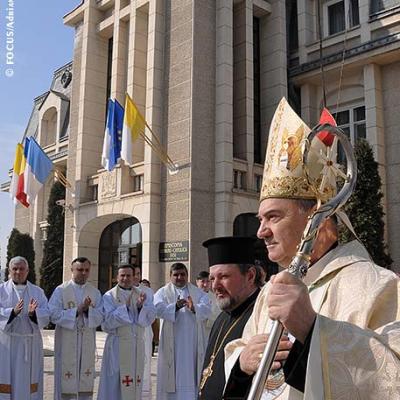 21 februarie 2008: Iaşi: Episcopul Petru Gherghel - trei decenii de păstorire (FOCUS)