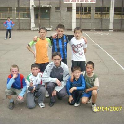 12 aprilie 2008: Roman: Întrecere sportiv-fotbalistică pentru ministranţi