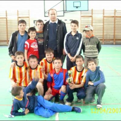 12 aprilie 2008: Roman: Întrecere sportiv-fotbalistică pentru ministranţi