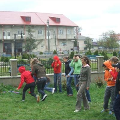 3 mai 2008: Tămăşeni: Schimb de experienţă între copiii ACC