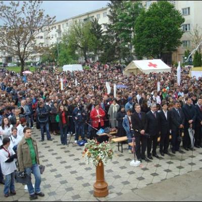 4 mai 2008: Bacău: Ziua Tineretului - Liturghia
