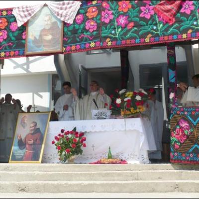 18 mai 2008: Valea Mică: Vizita patronului bisericii şi Liturghia de hram