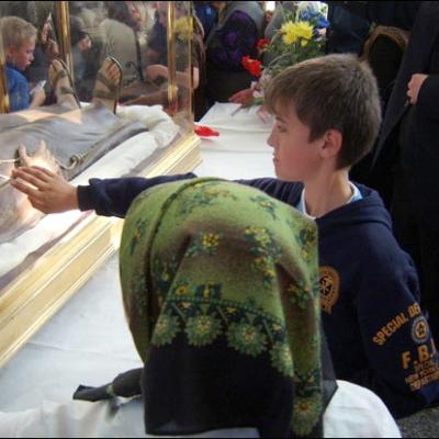 18 mai 2008: Valea Mică: Vizita patronului bisericii şi Liturghia de hram