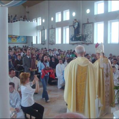 19 mai 2008: Roman ("Fericitul Ieremia"): Vizita patronului bisericii şi Litughie de hram