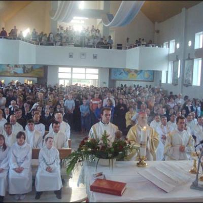 19 mai 2008: Roman ("Fericitul Ieremia"): Vizita patronului bisericii şi Litughie de hram