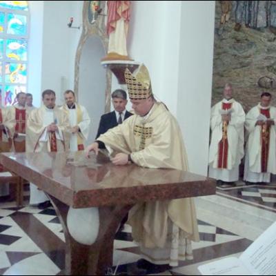 24 mai 2008: Chişinau: Consacrarea altarului catedralei "Providenţa Divină"