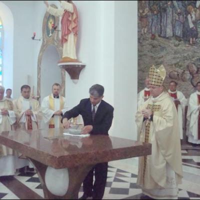 24 mai 2008: Chişinau: Consacrarea altarului catedralei "Providenţa Divină"