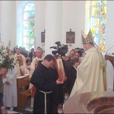 24 mai 2008: Chişinau: Consacrarea altarului catedralei "Providenţa Divină"
