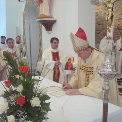 24 mai 2008: Chişinau: Consacrarea altarului catedralei "Providenţa Divină"